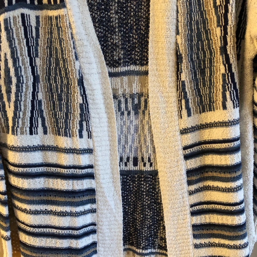 Fun sweater - Picture 2 of 4